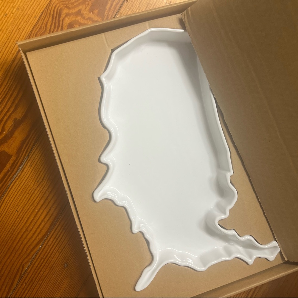 Lark Ceramic America Shaped Dish NWT